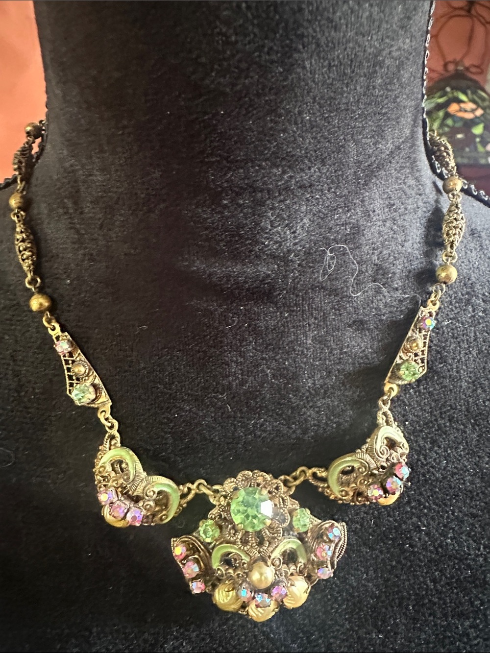 Vintage-Inspired Green Crystal Filigree Necklace